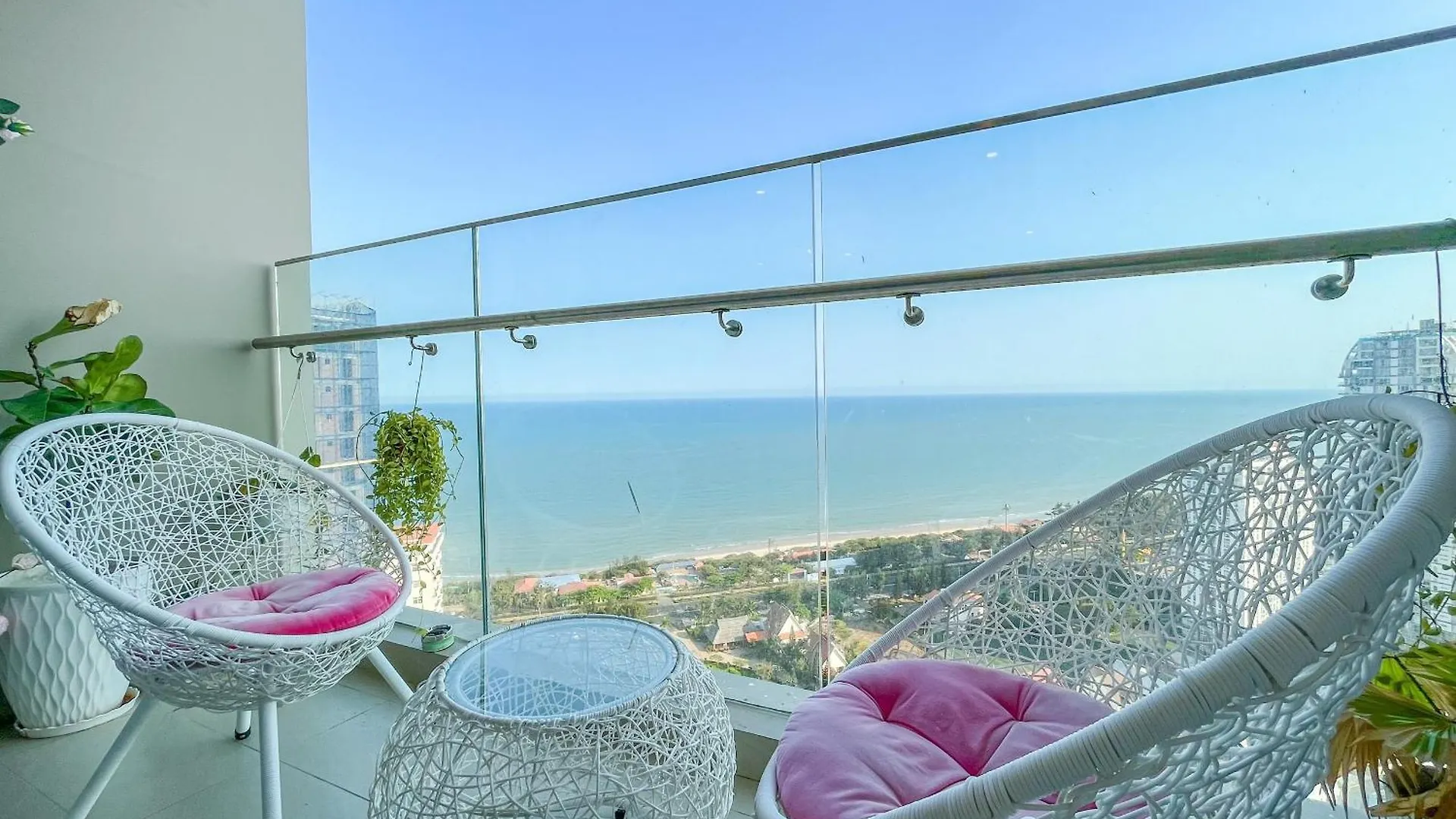 Song Homestay-The Song Apartment Vung Tau Nghi Duong Bien Cao Cap 5 Sao- The Song Vung Tau Condotel 5 Star Beach View Apartment